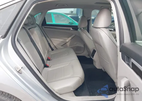 2018 Volkswagen Passat 2.0T Se из США, поврежденный, VIN 1VWBA7A36JC045836